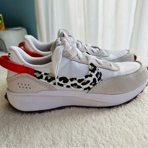 Nike Waffle Debut Leopard running shoes